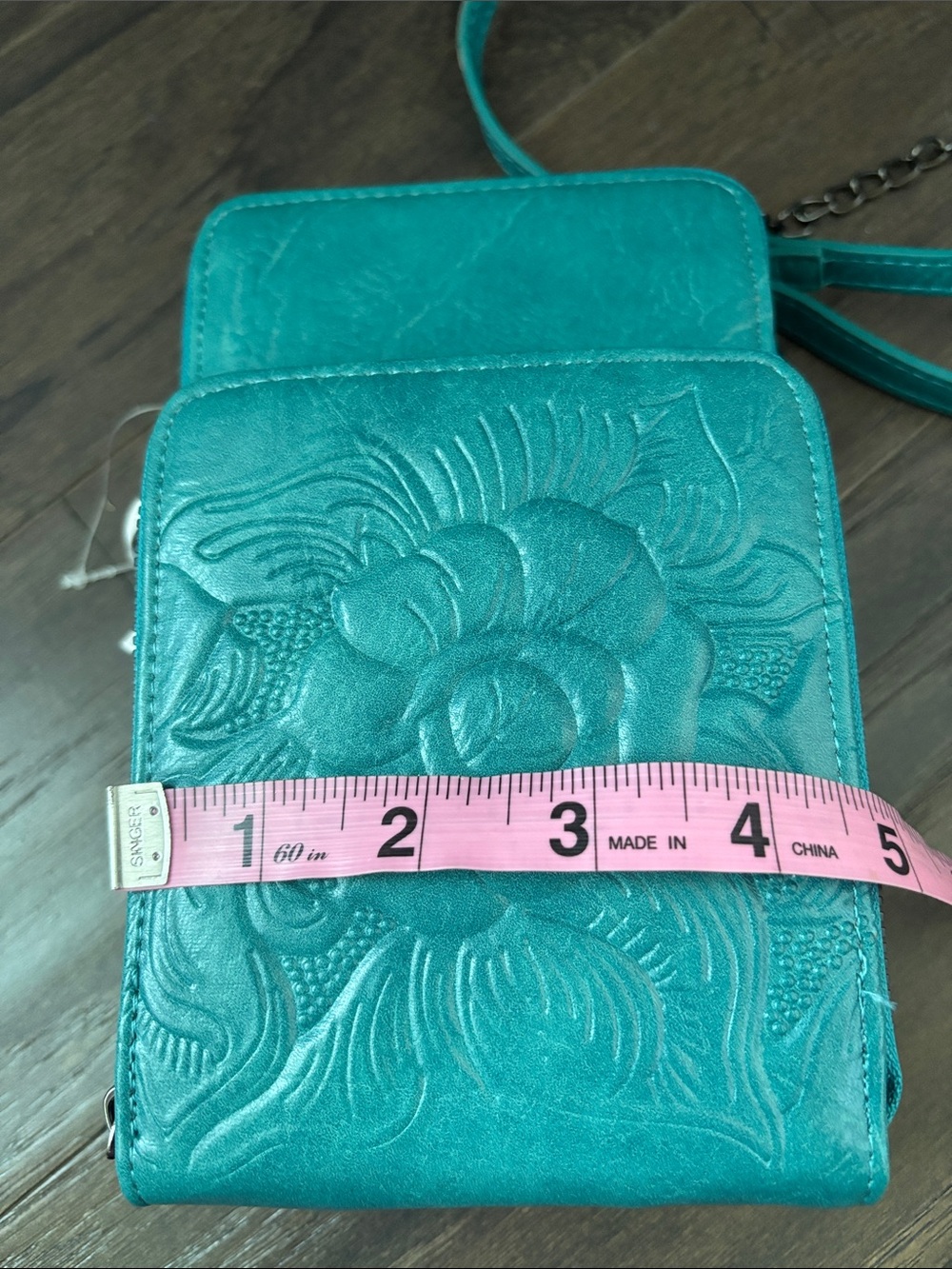 Alyssa Crossbody PU Leather,embossed floral,3 zip compart,phone,removable strap - Picture 9 of 11